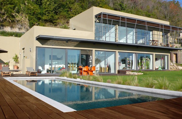 Independent Apartment with Sea View – Vence, Architect-Designed Villa