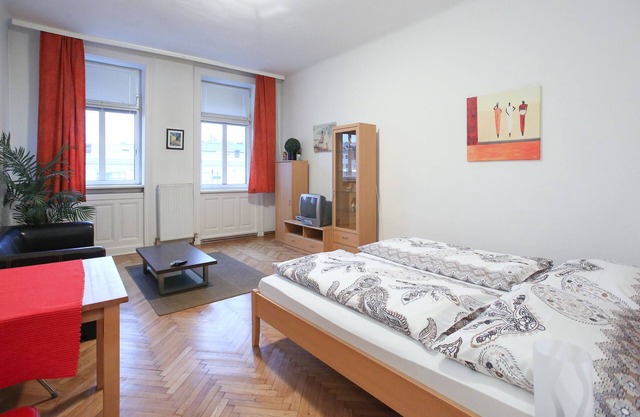 Inexpensive, practical 1-room apartment with a great local scene nearby