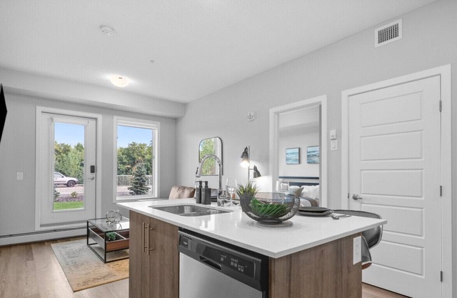 Inglewood Modern Condo King Bed Parking #21