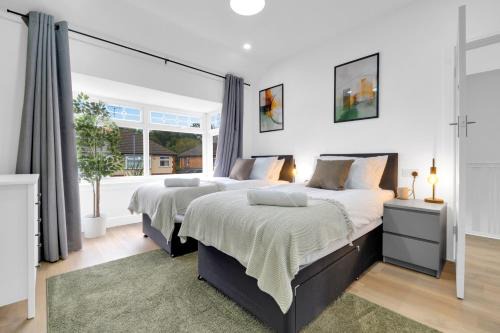 Inspira Stays - Spacious Modern House in Leicester - Free Parking - Xbox, Table Football & Smart TV