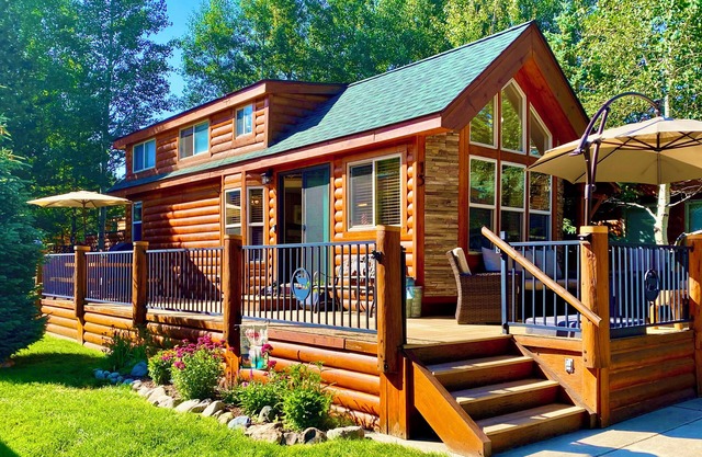 Intimate Breckenridge Chalet ask about 20% off long term stays 25-26 ski season