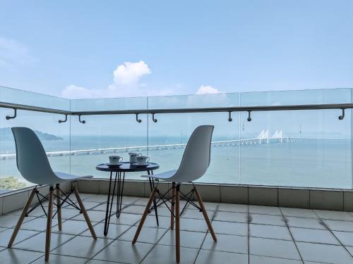 Invincible Seaview Vacation Condo 3R3B 8Pax