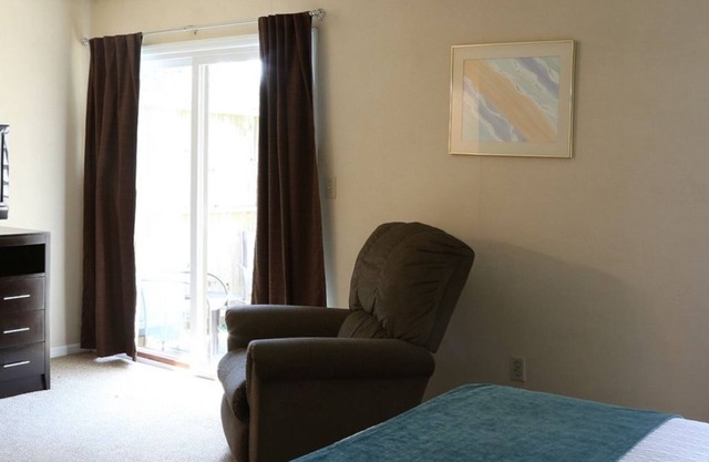 Inviting 2BR Townhouse in Lakeview Golf Resort