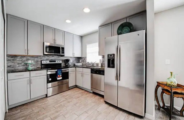 Inviting 3 BD 3 BA near Lake Nona and USTA