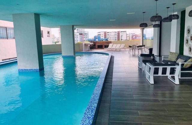 Inviting TSI w/Stunning Ocean Views!