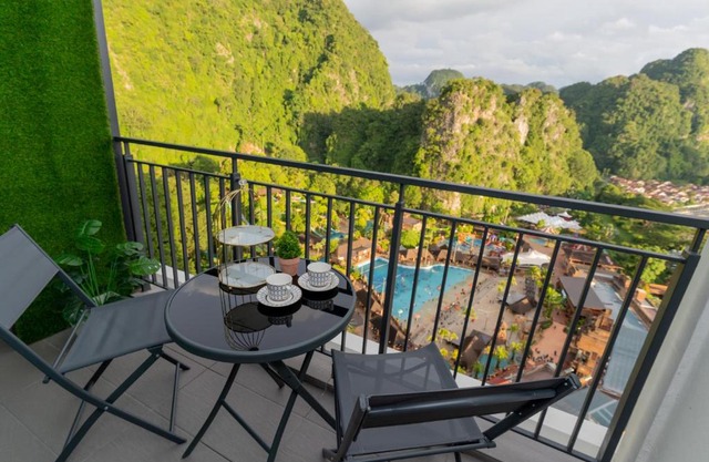 Ipoh Tambun Lost World Sunway Onsen Suite 2R 8Pax Mira Theme Park View