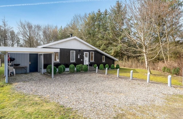 "Iris" - 200m to the fjord by Interhome