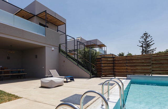 Iron Rea Home, the art of living!Walking distance to amenities!