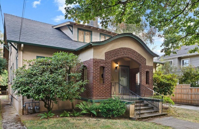 Irvington 1-Bd Apt in Charming Duplex