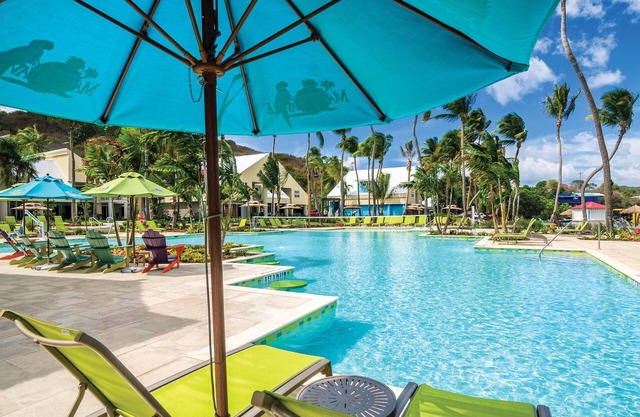 Island Getaway! Dreamy Units in Paradise.