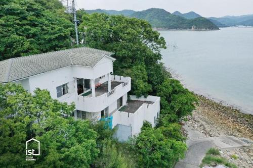 IST Villa 06 Beachfront for 16