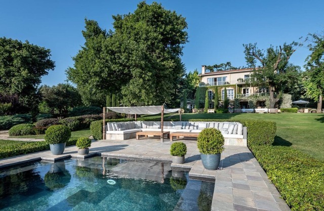 Istanbul's Highest Hill, 22,0000m2 Garden, 5 Staff