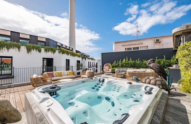 Jacuzzi & Private Terrace @ Savoy Insular
