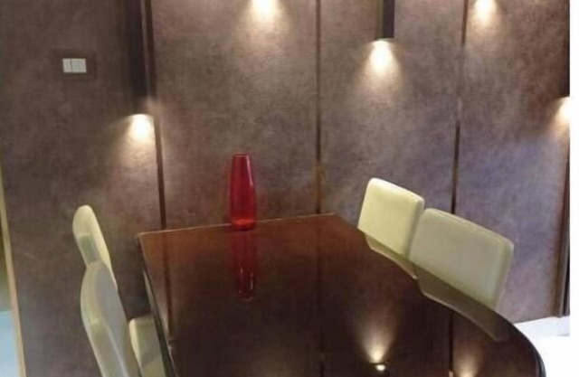 Janty two bedroom apartment with garden view