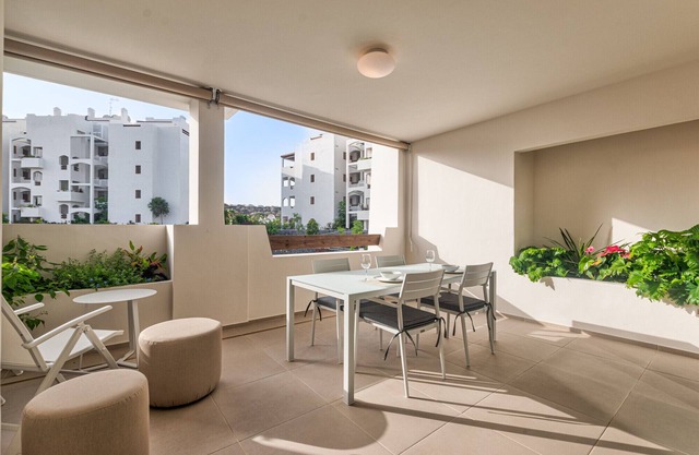 Jardines - Avago 2.2 POOL VIEW 1B