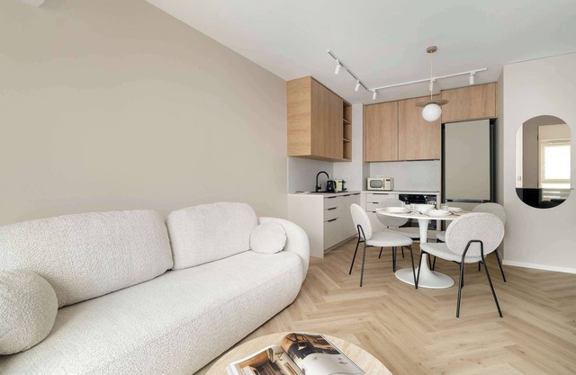 Jasielska 7C Poznań | Beige Apartment with Parking and Air Conditioning