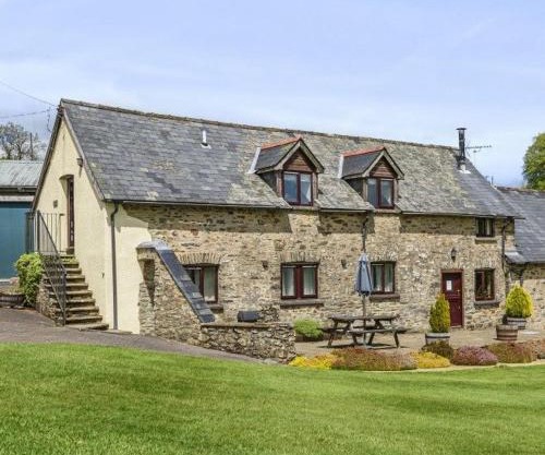 Jasper, Unique Upside-Down Retreat with Stunning Rural Views