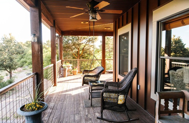 Jaydee's Run Cabin @ Whispering Oaks, 20 miles from Moab!
