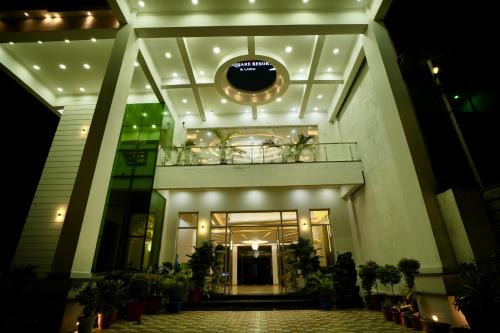 JB SQUARE RESORT