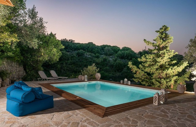 Jean Luc Villa - Three Bedroom Villa, Sleeps 8