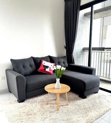 Joan's Hideout Sky Trees Serviced Apartment 4 pax JB Aeon Bukit Indah
