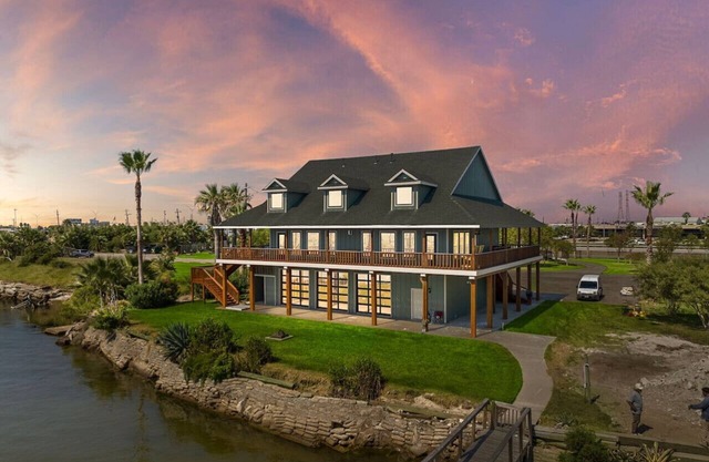 Johnny Walker`s Lodge