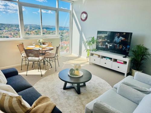 JoJo's Place! Harbour views, 2 Beds and free parking