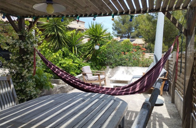 Joli Appartement Avec Jardin sur la Côte Bleue