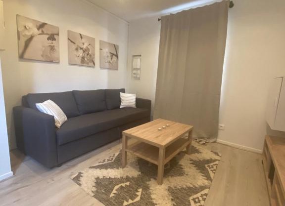 Joli studio calme et lumineux