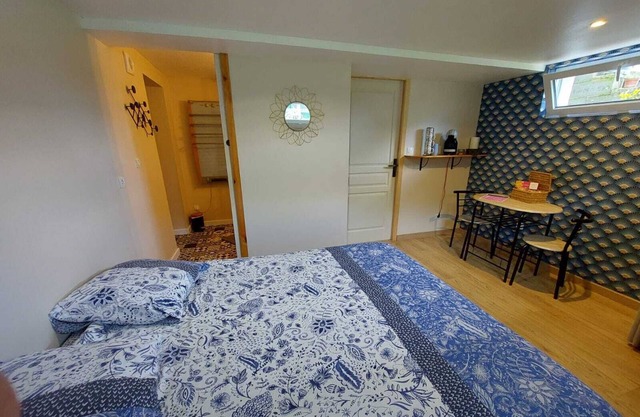 Jolie Chambre à 10 Minutes du Mythique Circuit du Mans en Voiture