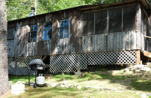 Judy's Cabin- Rustic on Lake Damariscotta with a private beach