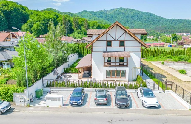 Jungle Family Villa near Park Aventura,Lake,Zoo