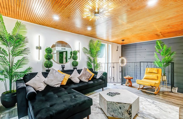 Jungle Midtown Oasis