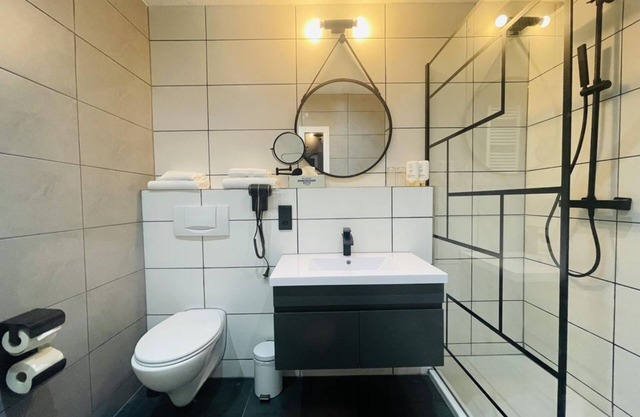 Junior Suite shower/WC - Berghotel Kristall