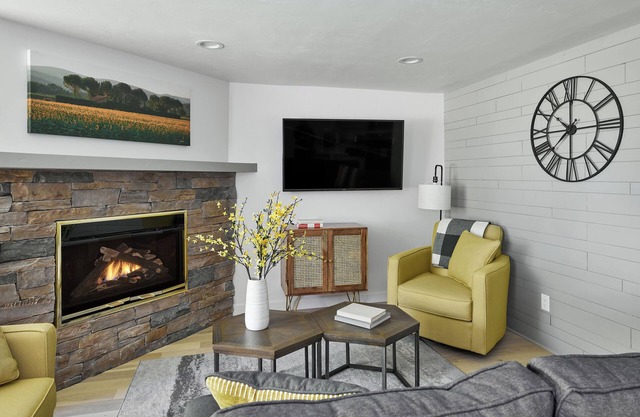 Just off Fanny Hill - Completely renovated