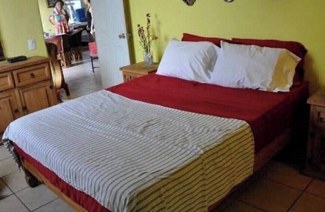 Just STEPS to the beach, 2-bedroom pet friendly bungalow in Chacala