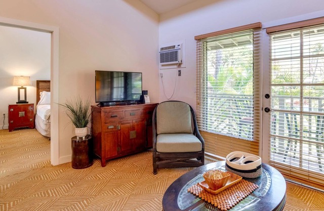 K B M Resorts: Aina Nalu Lahaina AL-C209 Stunning 2 bedroom, luxurious pool view! One block to Front Street!