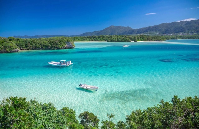 Kabira Bay alone A private oneminute w /Ishigaki Okinawa