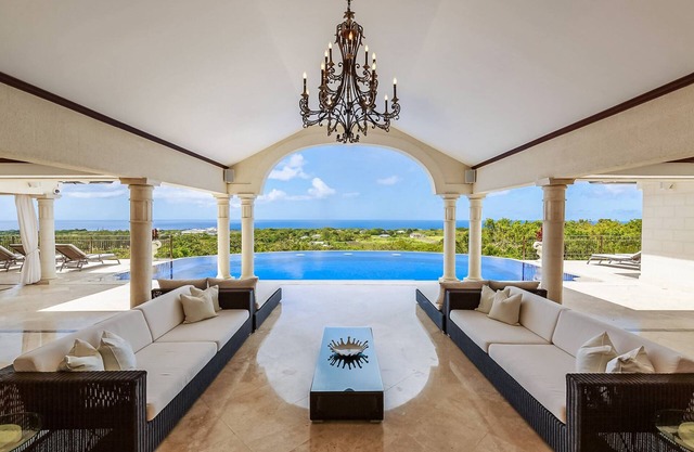 Kailani is an extraordinary, five-bedroom villa in the St. James, about ten minutes from Holetown.