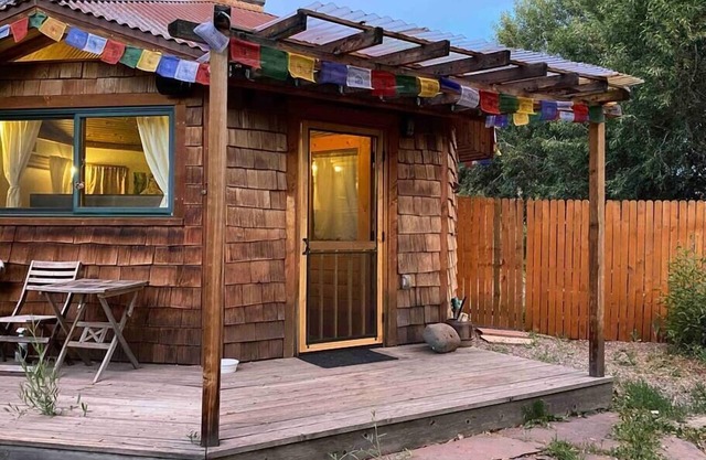 Kale's Cottage - King, Private, Romantic, Birders' Paradise