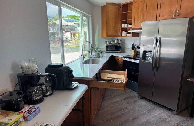Kalihi Stream, Coffee Bar, Ro Water, Split Ac, WIFI, Black Out Curtain, 4Parking