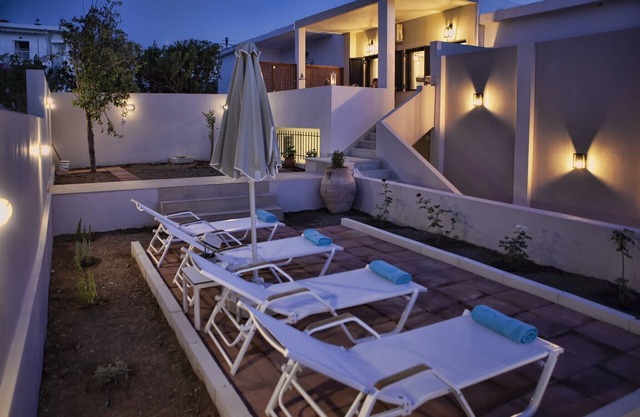 Kallisti, luxurious house,100m from great beach, traditional shops and tavernas!