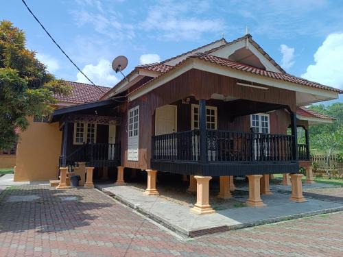 KaLong Bay Homestay Villa Melati Tepi Pantai