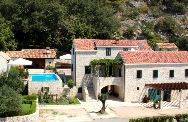 Kameni Dvori - Family Holiday Villa with swimming pool near Dubrovnik