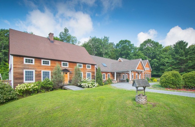 Karin's Place VT: Phenomenal Safe Guest House with sauna, pool, playground.