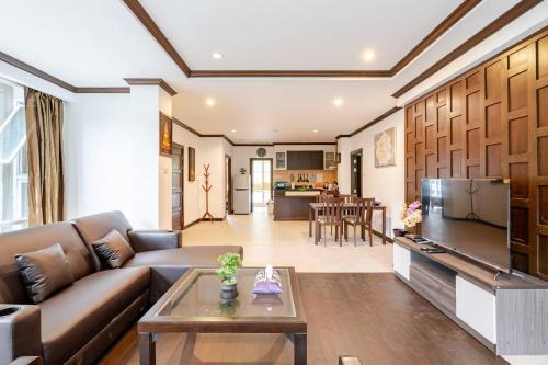 Karon View 2 Bed, 5 Minutes walk to Karon Beach 13