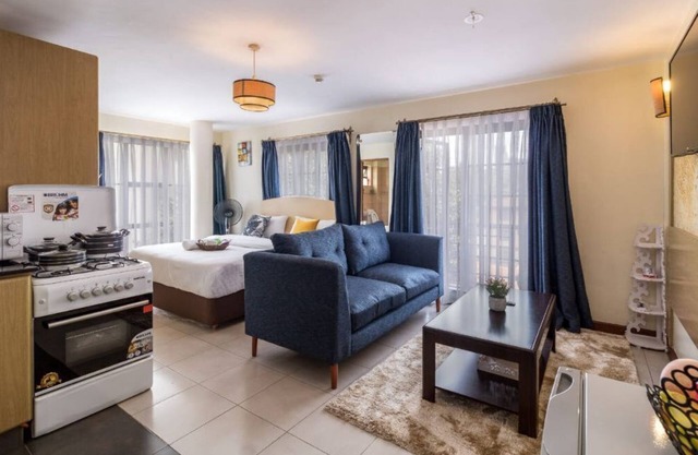 Kasri Saphire @Mvuli. Stylishly furnished. Fast wifi. King size bed. Cosy