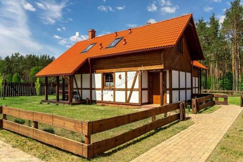 Kaszuby w Ostoja Bukowo - U Małgośki domek 6 z widokiem na las i internetem