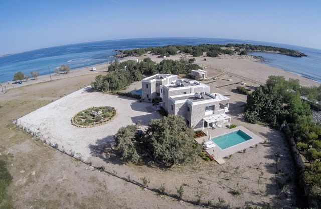 KEDROS-CEDAR BAY BEACHSIDE VILLAS-LUXURY STONE VILLA -PRIVATE POOL