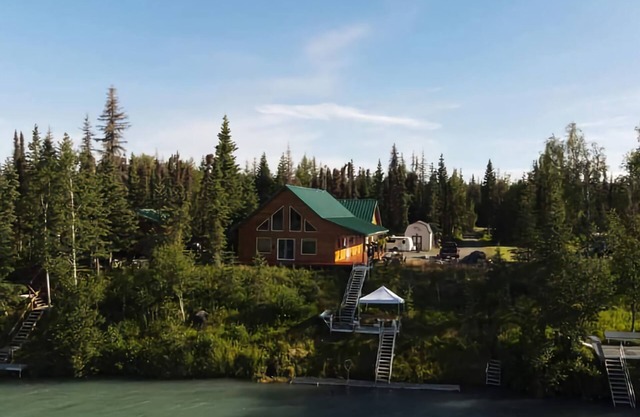 Kenai River Cabin - Private fishing dock